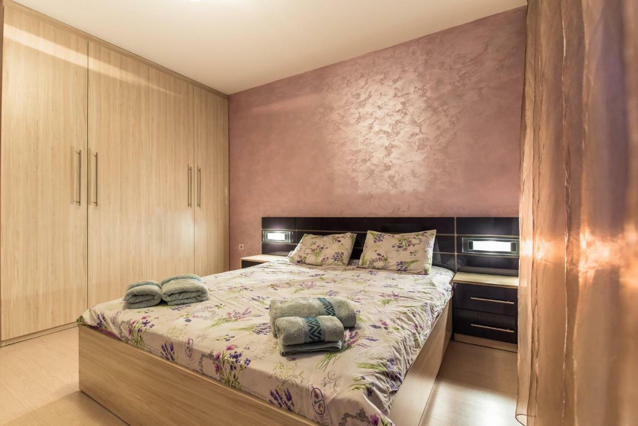 Luxury One Bedroom Suite, Doorman, Limited Access, Lozenec Area Sofia Ngoại thất bức ảnh